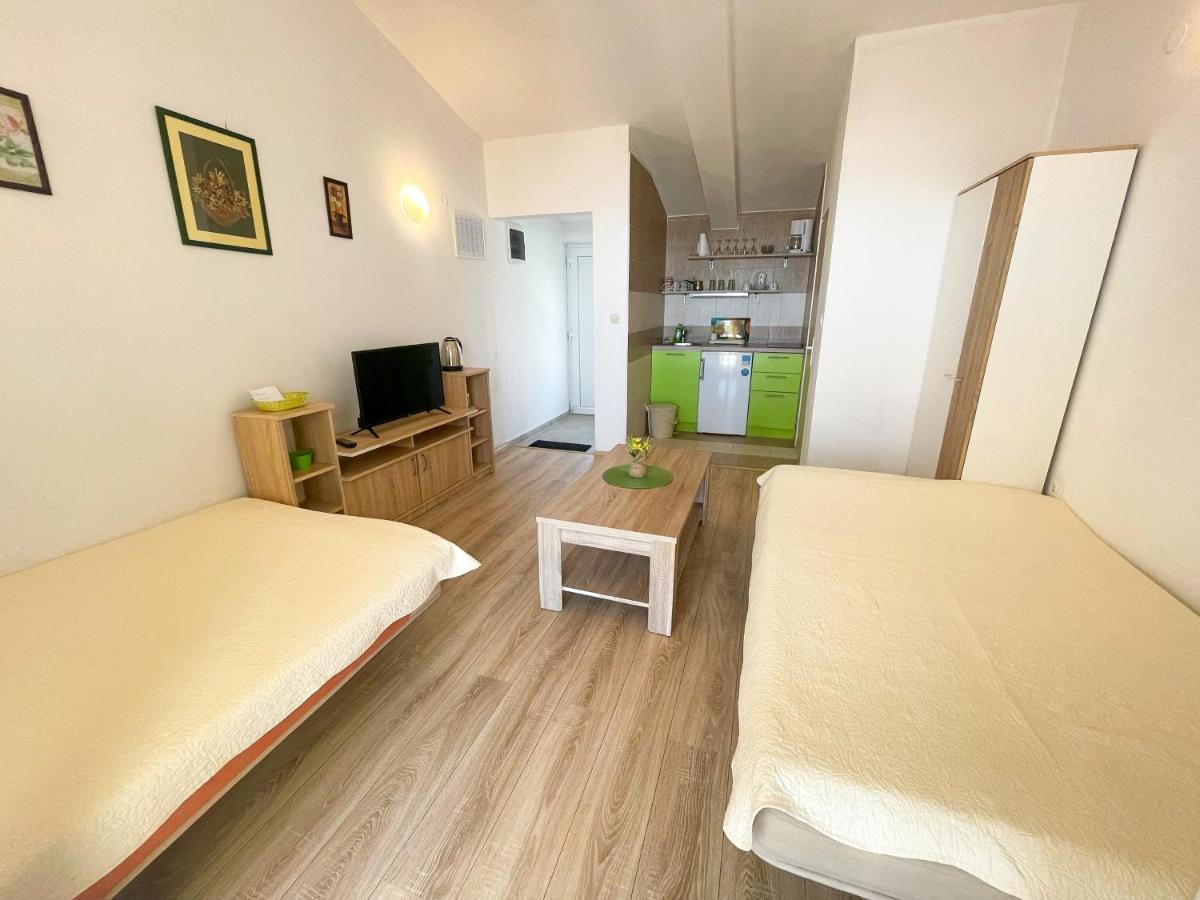 Apartmani Milan Crikvenica Exterior foto