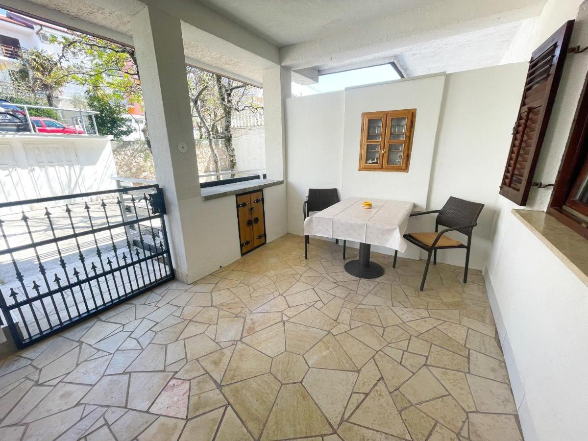 Apartmani Milan Crikvenica Exterior foto